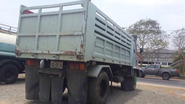 ขายรถ 6 ล้อ ISUZU ดั้มพ์ 195 แรง นางฟ้า