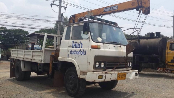 ขายรถ 6 ล้อ ISUZU ติดเครน 3 ตัน มีวิ้นหลัง