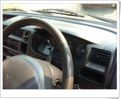 ขาย... Daihatsu S200P  เกียร์ออโต้ หลังคาสูง สีขาวมุกทั้งคัน สภาพเยี่ยม