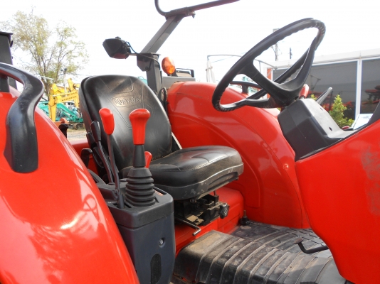 ขายรถแทรคเตอร์ ที่ได้รับมาตรฐานจาก KUBOTA ขายรถแทรคเตอร์ ที่ได้รับมาตรฐานจาก KUBOTA