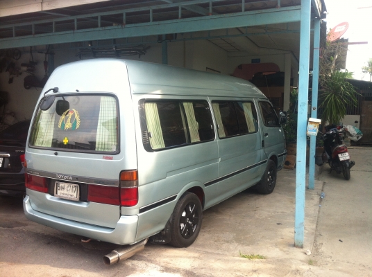 ขายด่วน รถตู้ toyota หัวจรวด หลังคาสูง ราคา 180000 บาท
