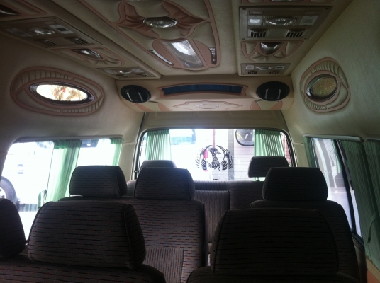 ขายด่วน รถตู้ toyota หัวจรวด หลังคาสูง ราคา 180000 บาท