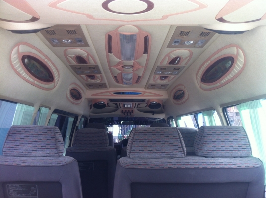 ขายด่วน รถตู้ toyota หัวจรวด หลังคาสูง ราคา 180000 บาท