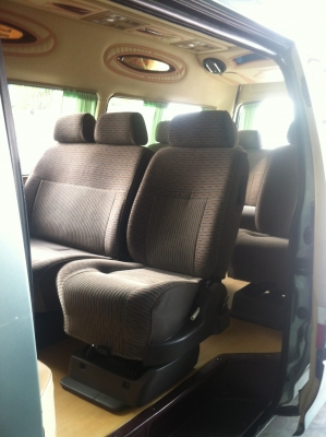 ขายด่วน รถตู้ toyota หัวจรวด หลังคาสูง ราคา 180000 บาท