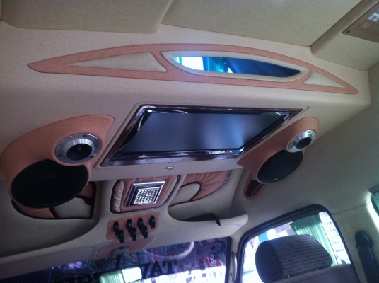 ขายด่วน รถตู้ toyota หัวจรวด หลังคาสูง ราคา 180000 บาท