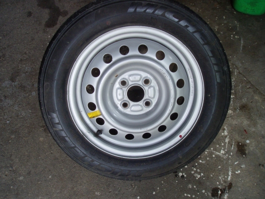 ขายกะทะเหล็กมี1วงพร้อมยาง195 60 15 ราคา600บาท