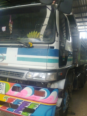 ขาย10ล้อ ฮีโน p11C 2เพลา เทอร์โบ อินเตอร์คูลเลอ เกียร์อีตั้น 325แรงม้า  คัสชี่สวย มีแอร์ จดทะเบียน 21ธันวาคม 2544