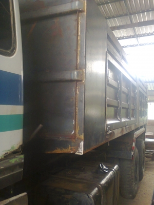 ขาย10ล้อ ฮีโน p11C 2เพลา เทอร์โบ อินเตอร์คูลเลอ เกียร์อีตั้น 325แรงม้า  คัสชี่สวย มีแอร์ จดทะเบียน 21ธันวาคม 2544