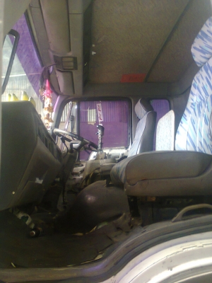 ขาย10ล้อ ฮีโน p11C 2เพลา เทอร์โบ อินเตอร์คูลเลอ เกียร์อีตั้น 325แรงม้า  คัสชี่สวย มีแอร์ จดทะเบียน 21ธันวาคม 2544