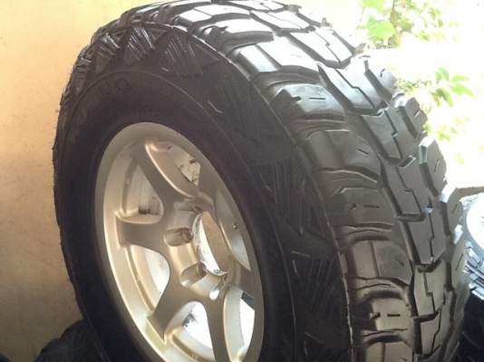 ขายยาง  MUD  พร้อม ล้อ  ........... สวยๆ เชิญครับ
