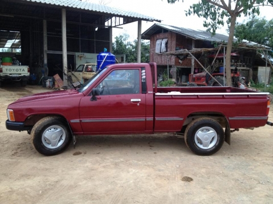 ขาย Toyota YN50 สีแดง มีทะเบียนพร้อมโอนค่ะ