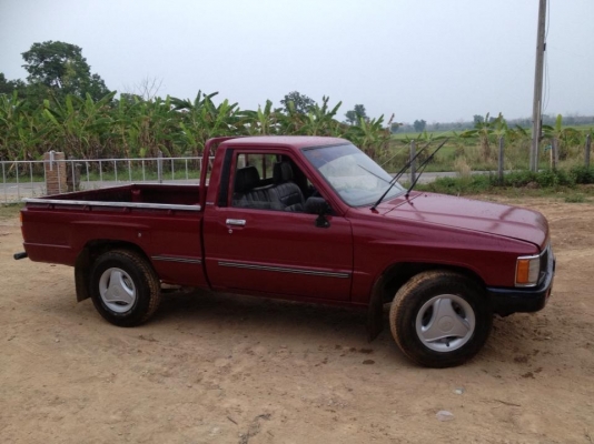 ขาย Toyota YN50 สีแดง มีทะเบียนพร้อมโอนค่ะ