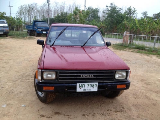 ขาย Toyota YN50 สีแดง มีทะเบียนพร้อมโอนค่ะ