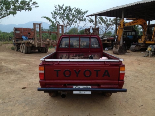 ขาย Toyota YN50 สีแดง มีทะเบียนพร้อมโอนค่ะ