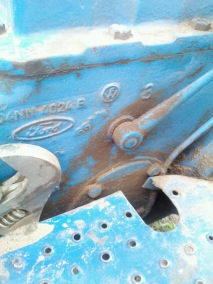 FORD 6600 T5 D5NN เสื้อเรียบ ไอดีกลมปั้มเหลี่ยม อุปกรณ์ 2ชิ้น หาง6CMT กะใบดัน