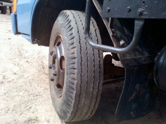 ขาย ISUZU KS  เครื่องยนต์ 4BD1  เกียร์ 115  ทะเบียน 57  พรบ.ไม่ขาด  รถสภาพดีมากๆ เครื่องยนต์แน่นๆ รถเก็บสีใหม่ทั้งคันกระบะทำใหม่ไม้ใหม่ทุกตัว  ยาง 825 เอกสารพร้อมโอน