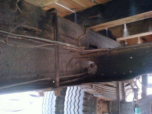 ขาย ISUZU KS  เครื่องยนต์ 4BD1  เกียร์ 115  ทะเบียน 57  พรบ.ไม่ขาด  รถสภาพดีมากๆ เครื่องยนต์แน่นๆ รถเก็บสีใหม่ทั้งคันกระบะทำใหม่ไม้ใหม่ทุกตัว  ยาง 825 เอกสารพร้อมโอน