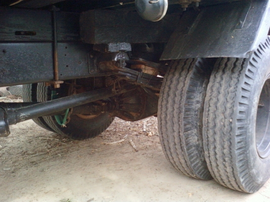 ขาย ISUZU KS  เครื่องยนต์ 4BD1  เกียร์ 115  ทะเบียน 57  พรบ.ไม่ขาด  รถสภาพดีมากๆ เครื่องยนต์แน่นๆ รถเก็บสีใหม่ทั้งคันกระบะทำใหม่ไม้ใหม่ทุกตัว  ยาง 825 เอกสารพร้อมโอน