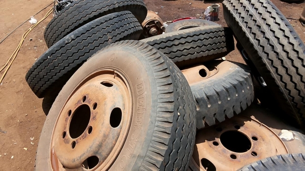 **18,000 บ.ต่อรอง**ขายยางพร้อมกระทะ สภาพสวยๆ 6เส้น ยาง8.25ขอบ20 น็อต6รู ยางสวย กระทะดีไม่มีแตก พร้อมใช้งาน ราคาต่อรองได้นิดหน่อยเด้อ พี่น้องครับ