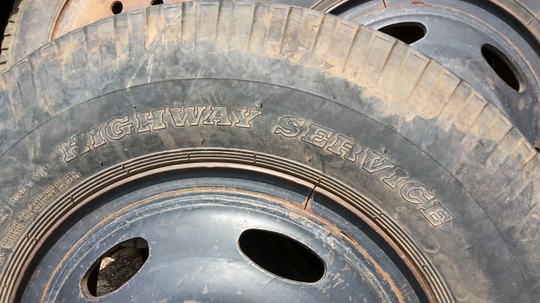 **18,000 บ.ต่อรอง**ขายยางพร้อมกระทะ สภาพสวยๆ 6เส้น ยาง8.25ขอบ20 น็อต6รู ยางสวย กระทะดีไม่มีแตก พร้อมใช้งาน ราคาต่อรองได้นิดหน่อยเด้อ พี่น้องครับ