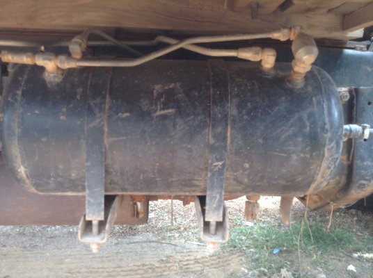 ขาย 10 ล้อ 2 เพลา FM187 รถห้างมือเดียว คัสซีสวยเดิมตลอดเส้น เครื่อง HO7C 180 HP สโลว์เดิม เบรคลมดัน พาวเวอร์ ภายในเก๋งสวย ทะเบียนพร้อมโอน