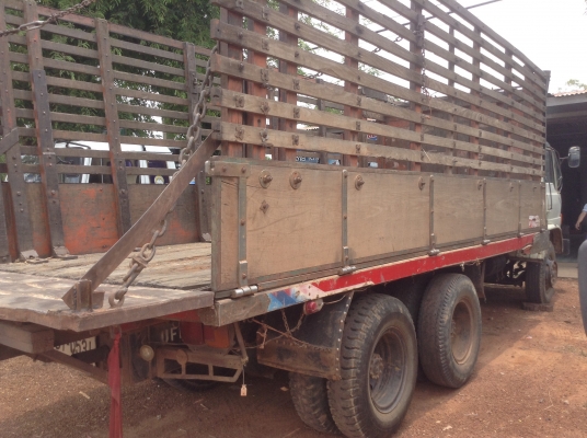 ขาย 10 ล้อ 2 เพลา FM187 รถห้างมือเดียว คัสซีสวยเดิมตลอดเส้น เครื่อง HO7C 180 HP สโลว์เดิม เบรคลมดัน พาวเวอร์ ภายในเก๋งสวย ทะเบียนพร้อมโอน