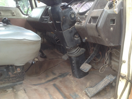 ขาย 10 ล้อ 2 เพลา FM187 รถห้างมือเดียว คัสซีสวยเดิมตลอดเส้น เครื่อง HO7C 180 HP สโลว์เดิม เบรคลมดัน พาวเวอร์ ภายในเก๋งสวย ทะเบียนพร้อมโอน