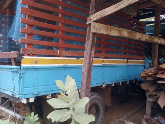 รถบรรทุก 6 ล้อ   กระบะบรรทุก  ISUZU KS22 เครื่องยนต์ 4BD1   ทะเบียนพร้อมโอน ภาษีไม่ขาด เครื่องยนต์แน่นมากๆ เจ้าของขายเองครับ