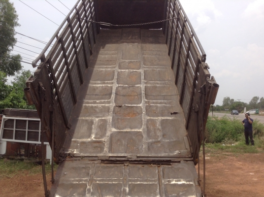 ขาย 10 ล้อ 2 เพลาดั้ม ISUZU ROCKY FXZ23NFY 240 แรงม้าหัวขาว  เครื่อง 6SD1 240 HP คัสซีสวยตลอดเส้น เกียร์ Easton ช่วงล่างแน่น เบรคลมดัน ยางเต็ม ทะเบียนเต็มพร้อมโอน