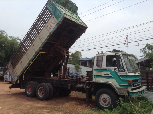 ขาย 10 ล้อ 2 เพลาดั้ม ISUZU ROCKY FXZ23NFY 240 แรงม้าหัวขาว  เครื่อง 6SD1 240 HP คัสซีสวยตลอดเส้น เกียร์ Easton ช่วงล่างแน่น เบรคลมดัน ยางเต็ม ทะเบียนเต็มพร้อมโอน