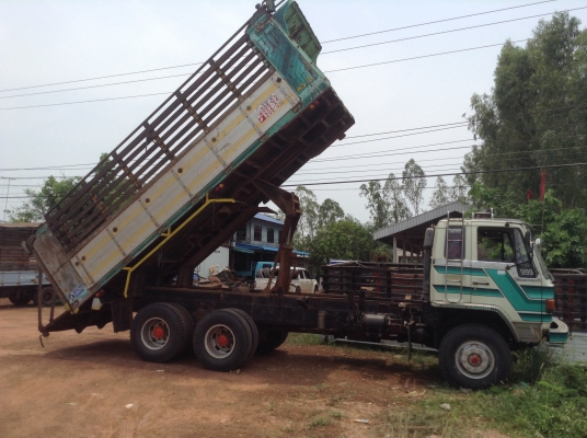 ขาย 10 ล้อ 2 เพลาดั้ม ISUZU ROCKY FXZ23NFY 240 แรงม้าหัวขาว  เครื่อง 6SD1 240 HP คัสซีสวยตลอดเส้น เกียร์ Easton ช่วงล่างแน่น เบรคลมดัน ยางเต็ม ทะเบียนเต็มพร้อมโอน