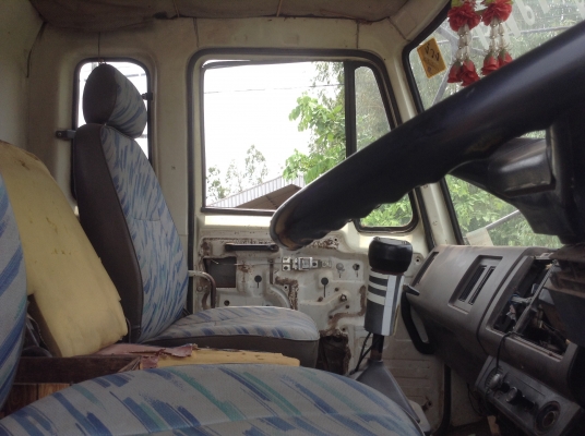 ขาย 10 ล้อ 2 เพลาดั้ม ISUZU ROCKY FXZ23NFY 240 แรงม้าหัวขาว  เครื่อง 6SD1 240 HP คัสซีสวยตลอดเส้น เกียร์ Easton ช่วงล่างแน่น เบรคลมดัน ยางเต็ม ทะเบียนเต็มพร้อมโอน