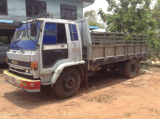 ขาย 6 ล้อ ROCKY FSR 165 HP กระบะแสตนเลสยาว 5 เมตร  เครื่อง 6BD1 165 แรงม้า คัสซีสวย เบรคทิฟฟี่ พวงมาลัยพาวเวอร์ ทะเบียนครบพร้อมโอนครับพี่น้อง