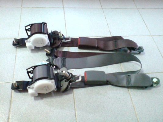 ขายเข็มขัดนิรภัยในรถยนต์ (3 จุด)เป็นของ Nissan แท้