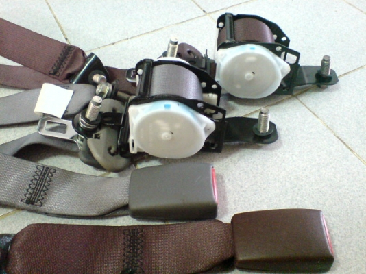 ขายเข็มขัดนิรภัยในรถยนต์ (3 จุด)เป็นของ Nissan แท้
