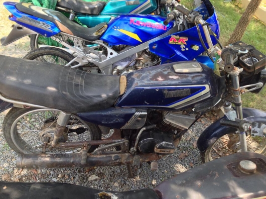 รถเก่าหลายรุ่น