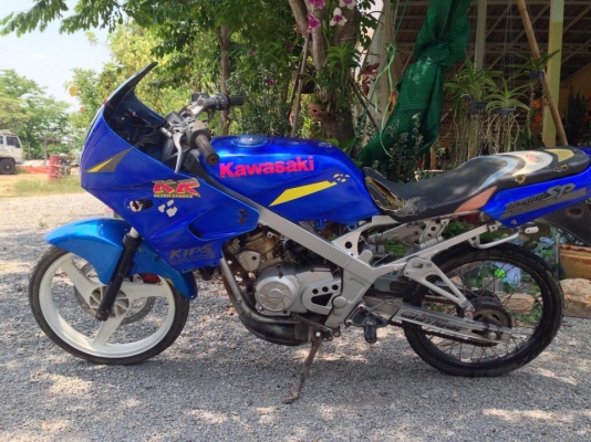 รถเก่าหลายรุ่น