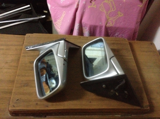 ขายหูกระจกมองข้างbmw e30แท้ติดรถ 1คู่ ราคา1400บาทโทร0924462525โส กทม