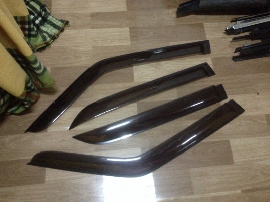 ขายกันสาดbmw e30 จำนวน4ชิ้น ราคา2000บาท โทร0924462525โส กทม