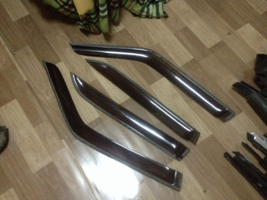 ขายกันสาดbmw e30 จำนวน4ชิ้น ราคา2000บาท โทร0924462525โส กทม