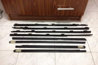 ขายยางสักกะหลาดรีดน้ำตัวใน/ตัวนอก8ชิ้น BMW e30 สภาพดี ราคา2500บาท โทร0924462525โส กทม