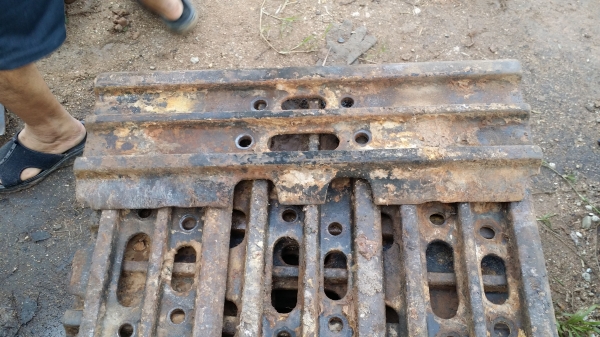 ขายด่วน ใบแทรกHITACHI EX200-2-3-5 ใบยาว 60 เช็นราคาถูก ใบละ400