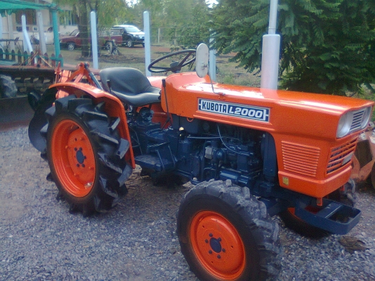 ด่วนครับ!!คูโบต้า L2000 4WD ขับเคลื่อน 4 ล้อ พร้อมอุปกรณ์.ผานบุกเบิก+โรตาล๊่+ล้อเหล็ก
