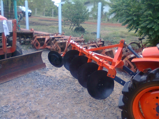 ด่วนครับ!!คูโบต้า L2000 4WD ขับเคลื่อน 4 ล้อ พร้อมอุปกรณ์.ผานบุกเบิก+โรตาล๊่+ล้อเหล็ก