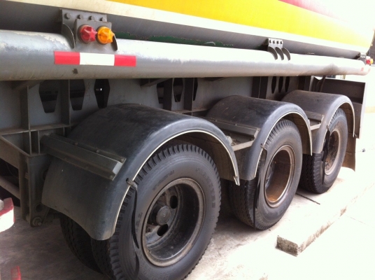 ขายด่วนรถหัวลากสิบล้อ,พร้อมหางพ่วงนํามัน 3 คาน,37,000lites,,FM2K สวยๆ