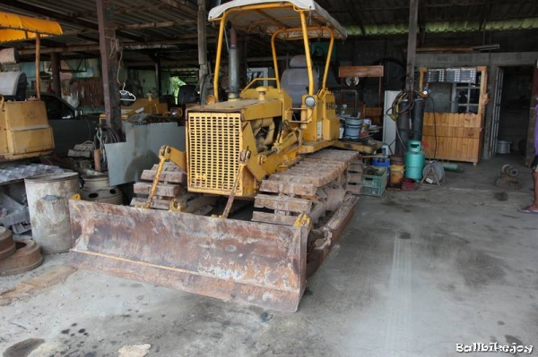 ขาย แทร็กเตอร์ 2 คัน