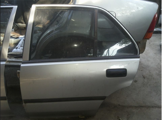 ช้าๆขอขายอะไหล่รถหน่อยนะครับ ประตูฮอนด้าซิตี้ โฉม1996 บานหน้าหลังฝั่งซ้าย อุปกรณ์ครบๆ ขายบานละ 2000 ครับ