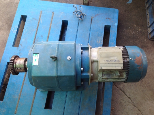 ขายมอเตอร์เกียร์ Siemens หัวเกียร์ Paladrive ขนาด 7.5 HP. 380 V อัตราทด 1:26 สภาพสวยมาก วิ่งนิ่ม พร้อมใช้งาน