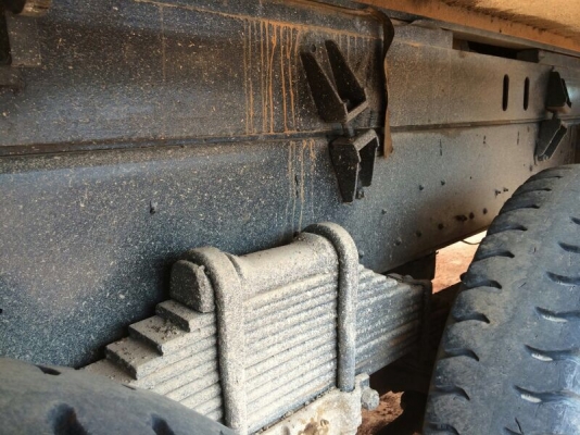 รถอีซูซุ 10 ล้อดั้ม 240 แรงม้า. ( หัวขาว ตัวสุดท้าย. ) สนใจติดต่อ 081 - 6079551