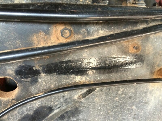 รถอีซูซุ 10 ล้อดั้ม 240 แรงม้า. ( หัวขาว ตัวสุดท้าย. ) สนใจติดต่อ 081 - 6079551